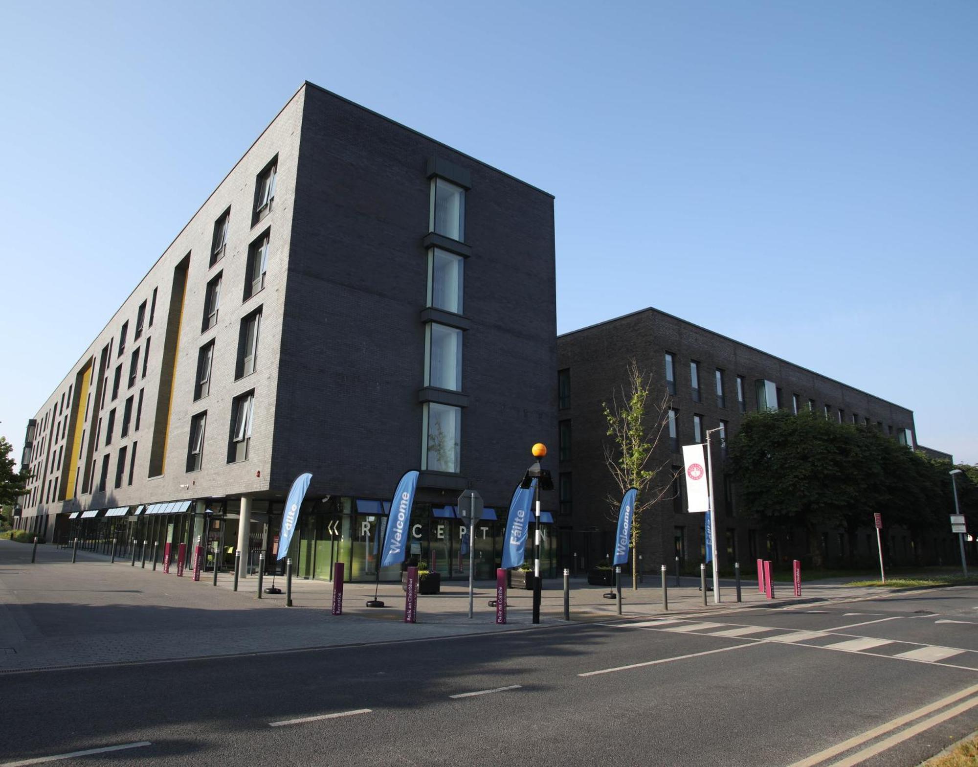 Goldcrest Village Apartments University Of Galway Bagian luar foto